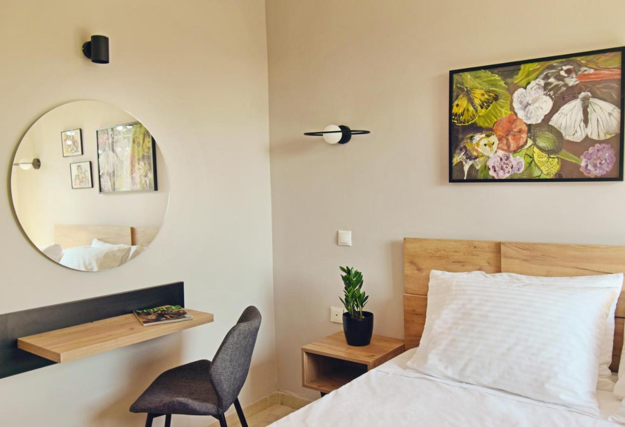 Iris Hotel 3*